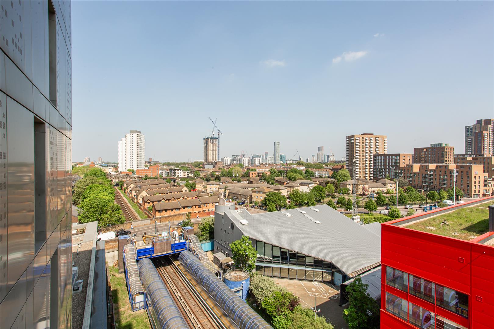 Corsican Square, Bow